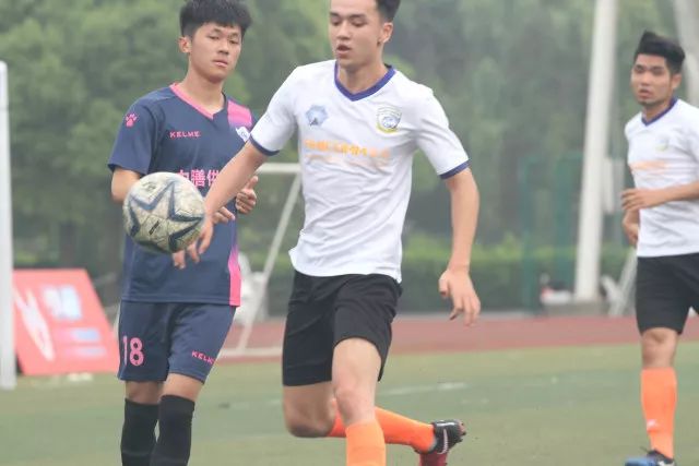 曼城7战全胜强势领跑，哈兰德双响成关键